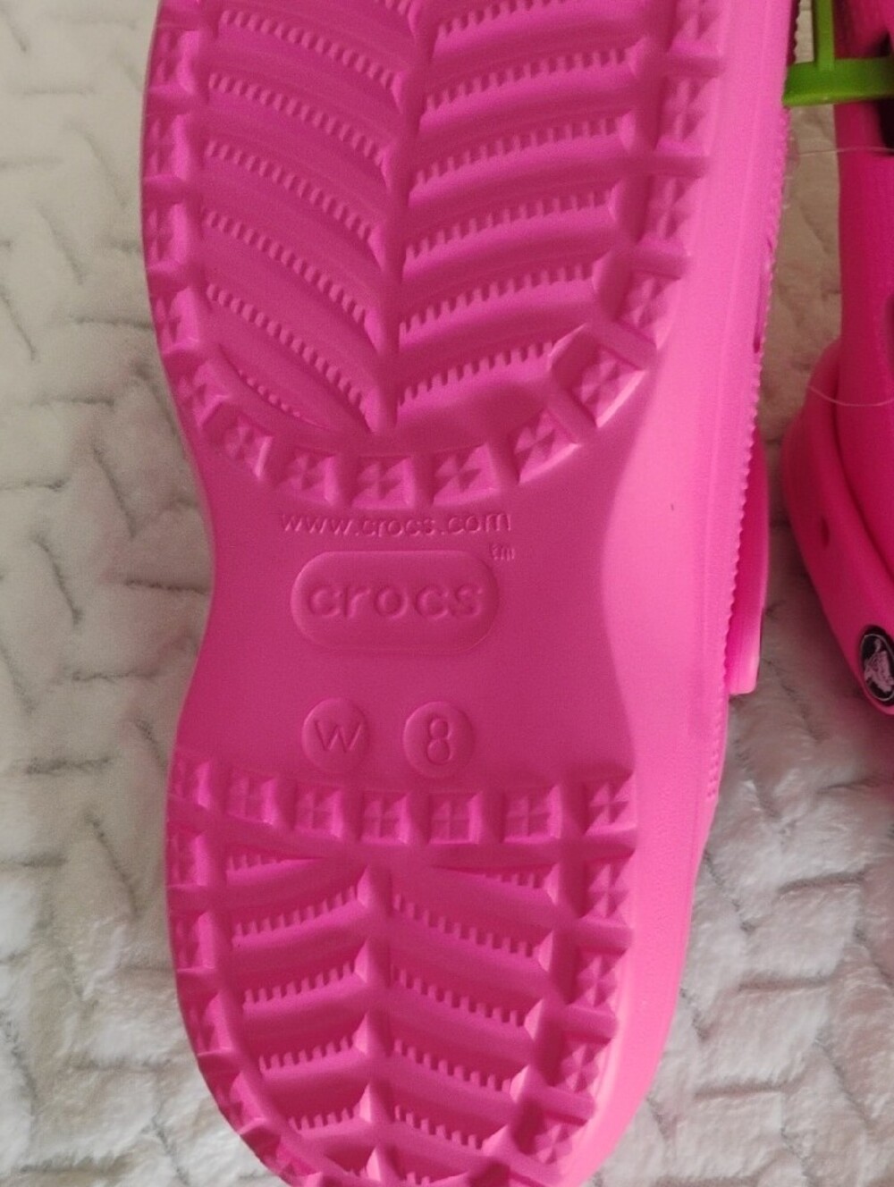 CROCS Classic Clog in Bright Pink - Picture 4 of 5